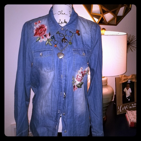 Women's XL Embroidery Long Sleeve Top - Picture 1 of 5